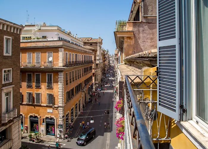 Via Del Corso 4* Rome